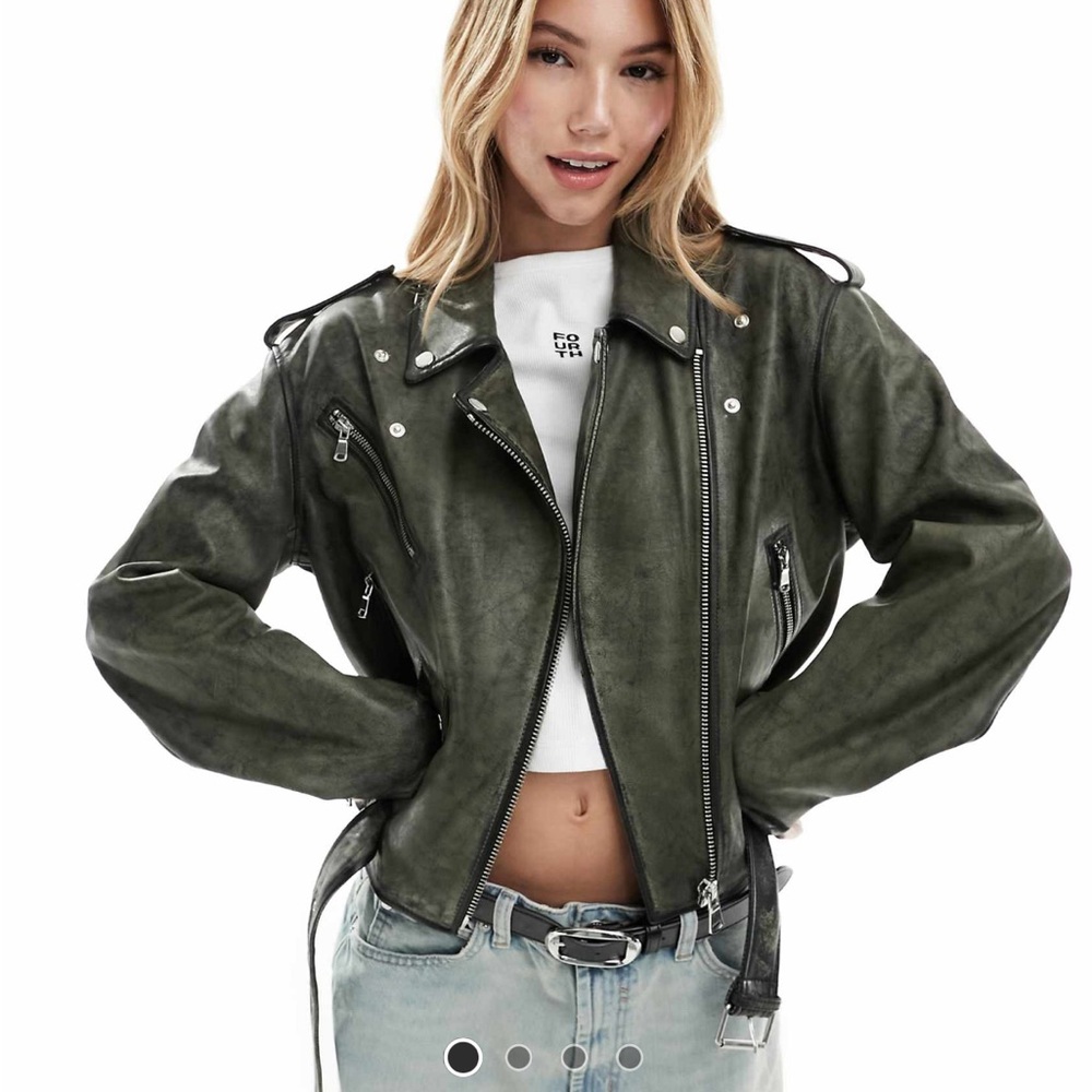 Green Leather Moto Jacket with Notched Lapel and Diagonal Zipper